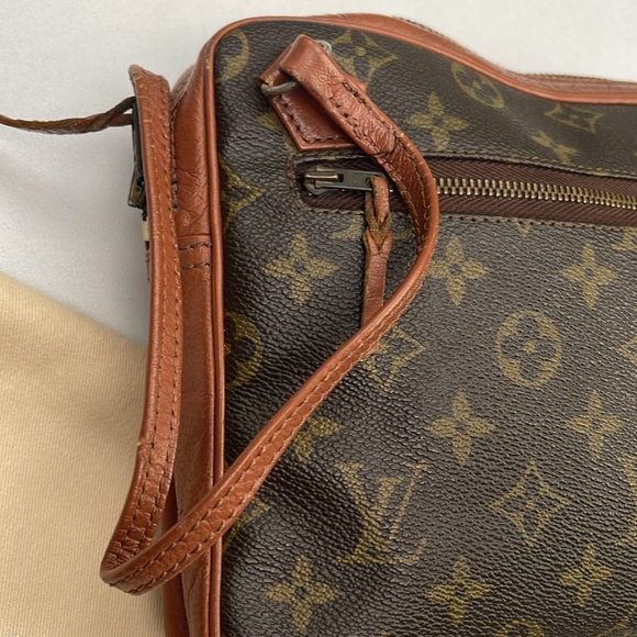 Authentic Louis Vuitton Monogram Vintage Clutch Wristlet & LV Dust Bag - Picture 8 of 16